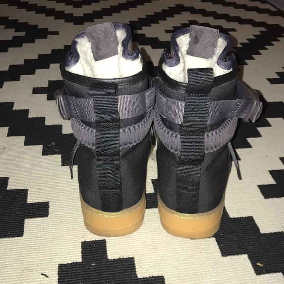 Nike - Picture 7 of 7